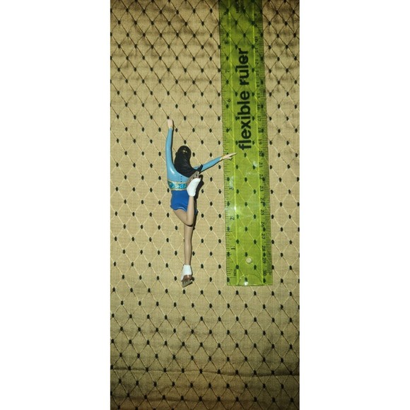 Hallmark Keepsake Ornament Kristi Yamaguchi Ice Skating 2000 - Picture 2 of 6